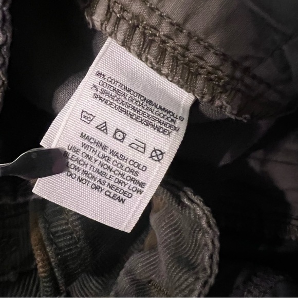 Free People Camo Corduroy Skinny Mid Rise Pants Size 31 - Picture 10 of 11